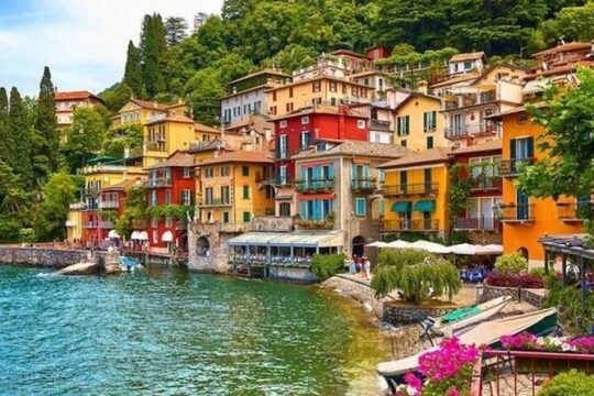 Lago Como: Tour Privato da Milano con Guida, Autista e Battello