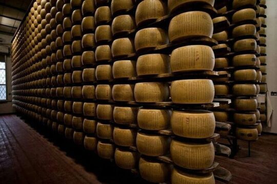 Tour Parmigiano Reggiano dairy and Parma ham