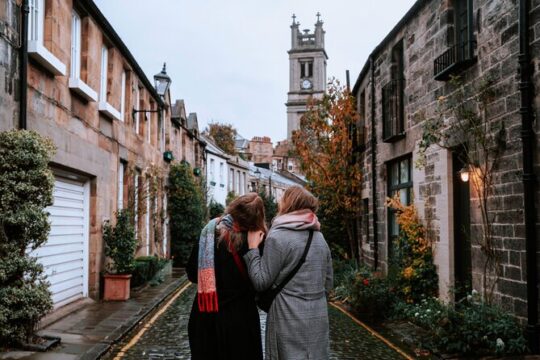 Elegant Professional Private Photoshoot Tour in Edinburgh