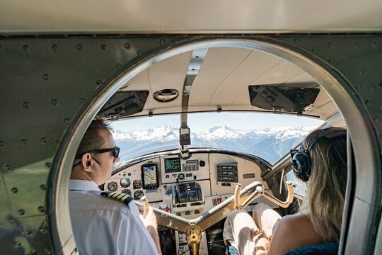 Glacier Sightseeing Experience by Seaplane from Whistler