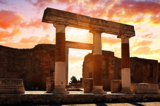 Full-Day Pompeii and Stabiae Tour with Pickup