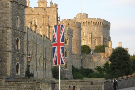 Layover Windsor Tour from LHR: Executive Luxurious Vehicle Private Tour