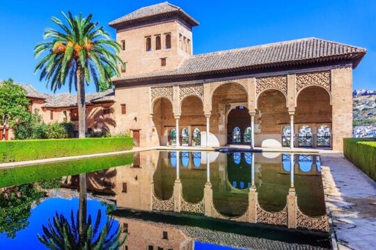 PREMIUM 2 Hour Alhambra and Generalife Tour + tickets