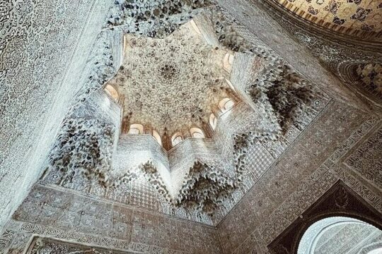 Alhambra, Generalife & Nasrid Palace Reserved Access Tour