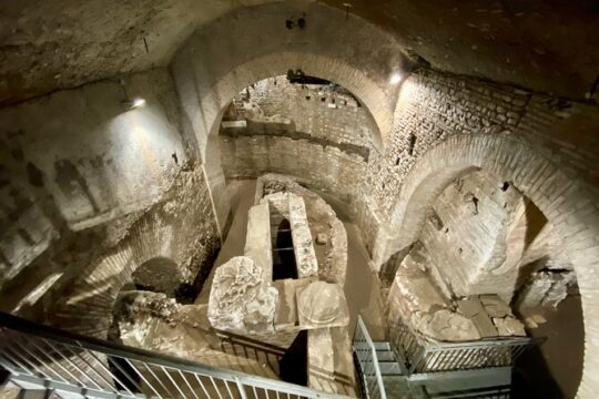Small-Group Tour of Trastevere's Hidden Gems and Undergrounds