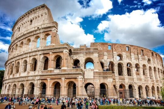 Rome's Gladiatorial Legacy: Colosseum & Roman Forum Guided Tour