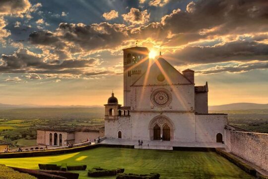 Assisi Town with Gourmet Lunch&Wine ShoreExcursion from Civitavecchia Port