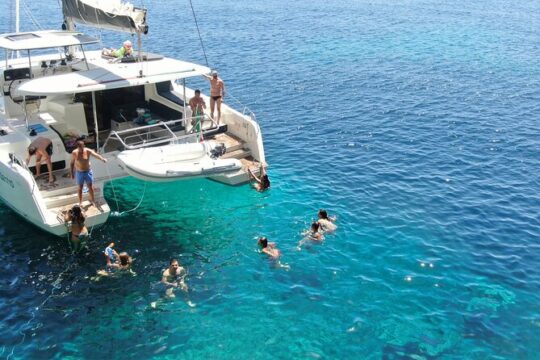 Catamaran in Alghero, daily boat trip