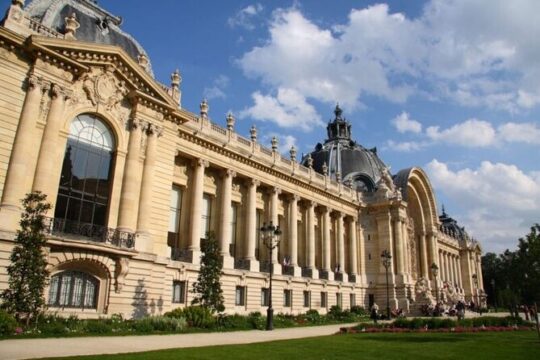 Private Highlights of Paris Tuk-Tuk Experience