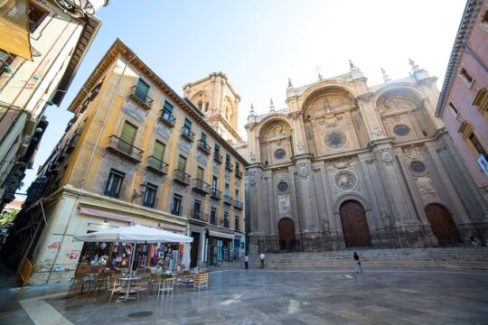 4 neighborhoods 4 cultures. Half day private tour in Granada