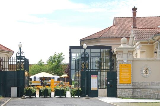 Private Guided Tour in Champagne from Paris, Veuve Clicquot visit