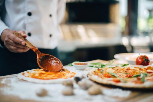 Private Pizza & Tiramisu class at a Cesarina's home with tasting in Acitrezza