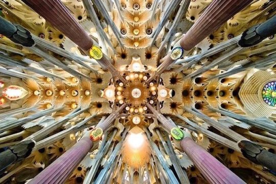 Golden Hour Sagrada Familia & Sunset Park Güell with STL Tickets