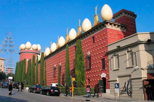 Private Transfer from Barcelona to Figueres