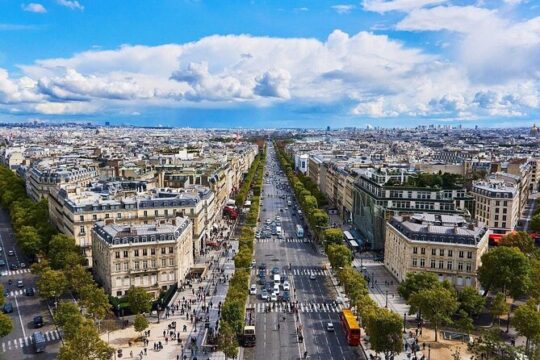 Private Transfer: Paris to Disneyland Park or Hotel by Luxury Van
