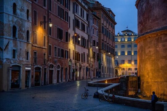 Early Morning Sightseeing Piazzas Tour with Breakfast