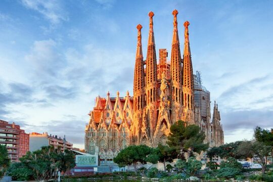 Sagrada Familia Private Guided Tour with Skip the Line Tickets