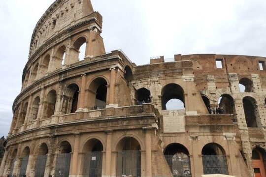 Civitavecchia port:VIP Private full day tour of Rome Colosseum tickets included