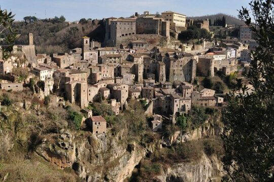 Etruscans, Pitigliano and Wine tasting Private Tour