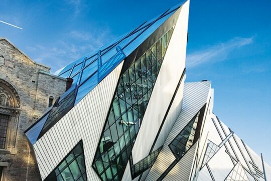 Scenic Toronto City Tour with Guide and Photo Stop