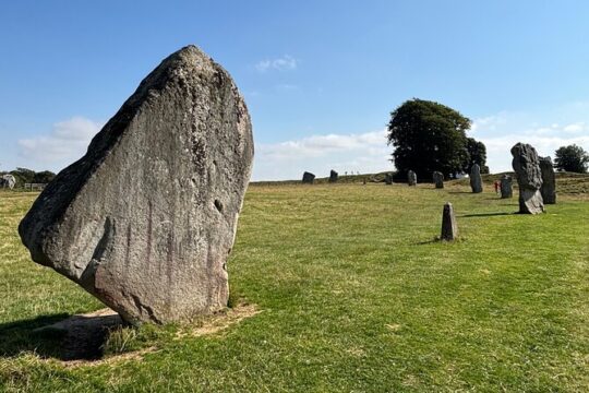Avebury Stone Circles & Cotswold village Day Trip from Bath