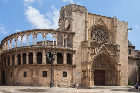 Private Valencia City Walking Tour with Tapas Tastings