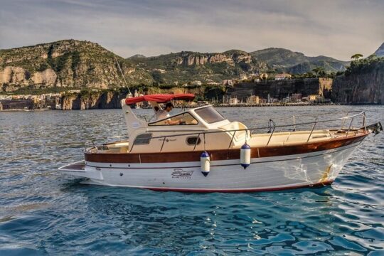 Private boat tour from Sorrento to Capri - Gozzo Sorrentino 8.50