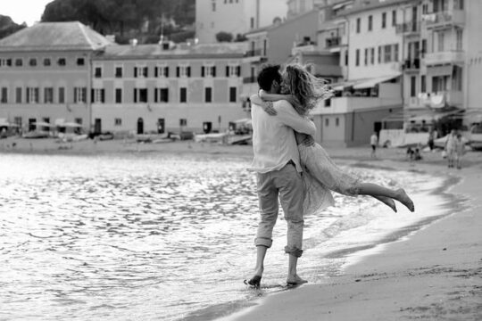 Private Photo Session with a Local Photographer in Camogli