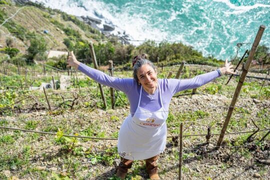Cinque Terre: Natural Wine Tasting with sea view in Riomaggiore