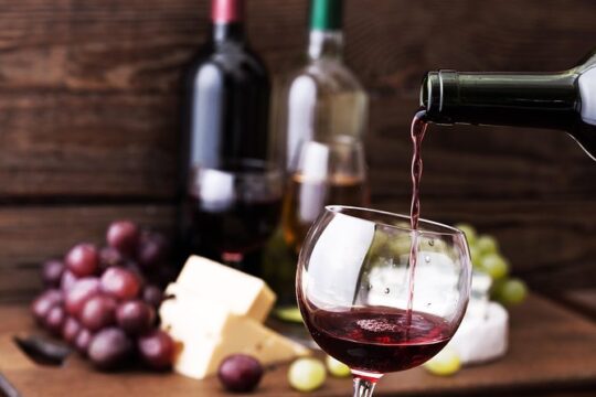 Verona in 3 Wines: Exclusive Wine Tasting with an Expert & Food Pairing