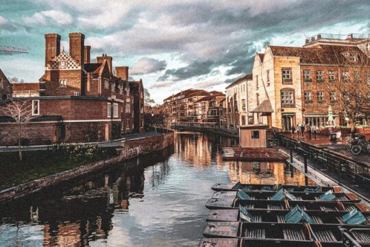 Cambridge Riverside Walk From Queen’s College to Trinity College