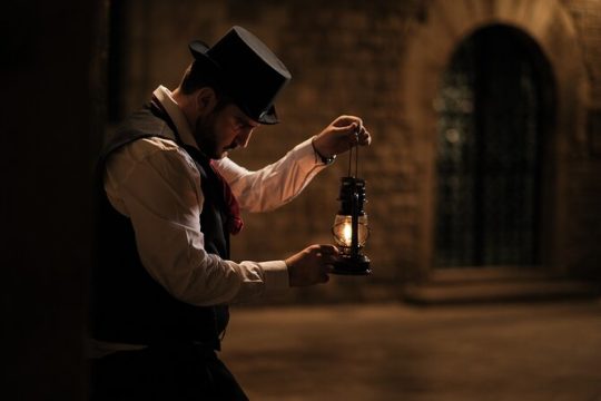 History and Tales Night Walk of Gothic Quarter