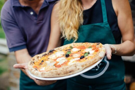 Pizza and Gelato Making Class in Countryside of Florence