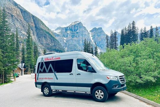 DAY TRIP to Moraine Lake and Lake Louise from Calgary