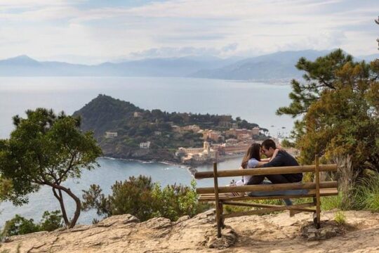 Private Photo Session with a Local Photographer in Rapallo