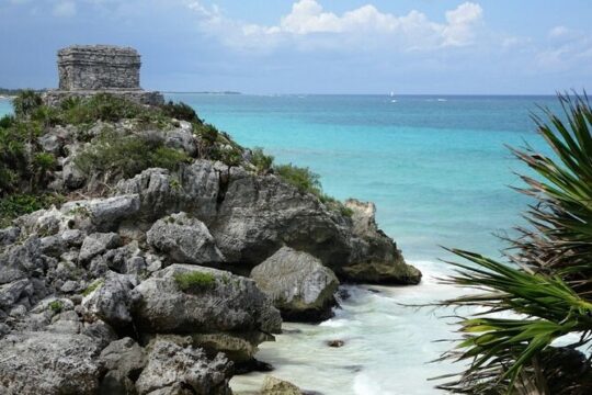 Tour Tulum 2x1 archaeological zone and Great cenote with transportation