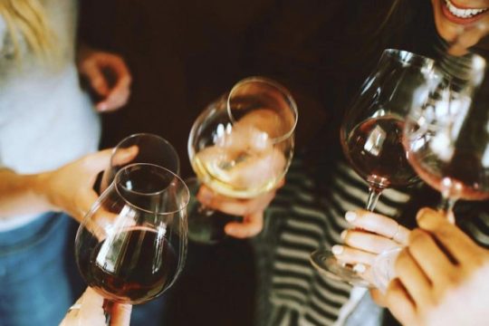 Private Best Three Organic Farming Wineries Tour + Local Lunch