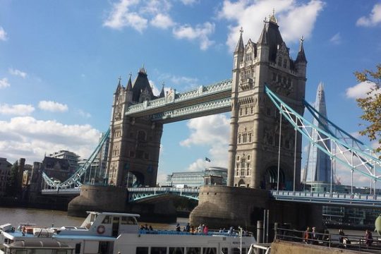 Private Chauffeur Driven London Sightseeing and Shopping Trip