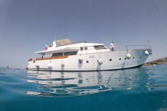 Excursion on Luxury Yacht Shalimar IV