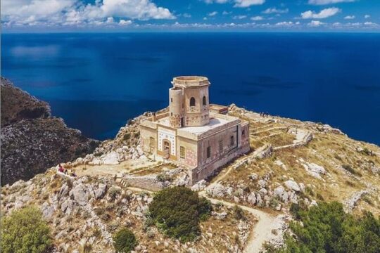 Unforgettable Aperitivo on Monte Gallo with a Hermit