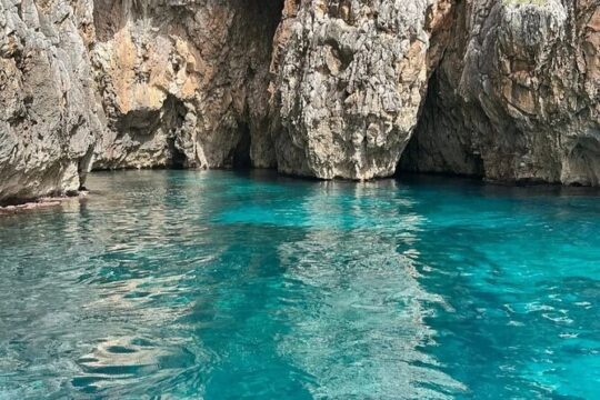 Excursions to the caves with a typical Salento aperitif
