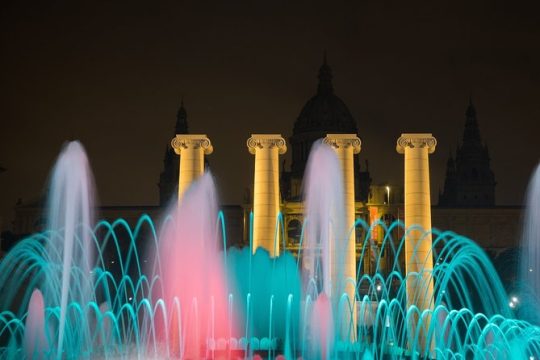 Private Barcelona Best Views: Old Town, Montjuic Castle&Magic Fountain Show Tour