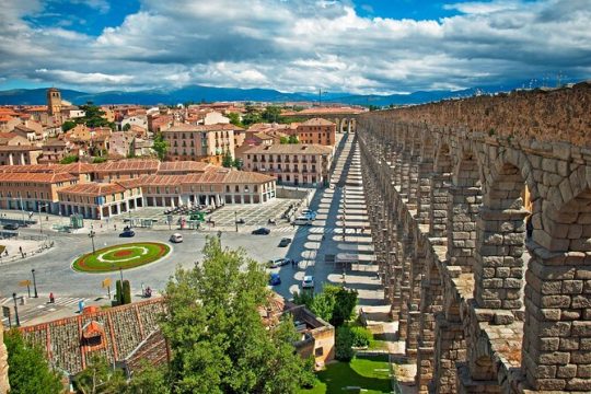 Ávila & Segovia and Alcazar Day Tour from Madrid lunch included