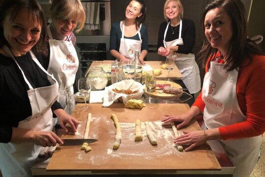 Private cooking class with lunch or dinner in Arzachena