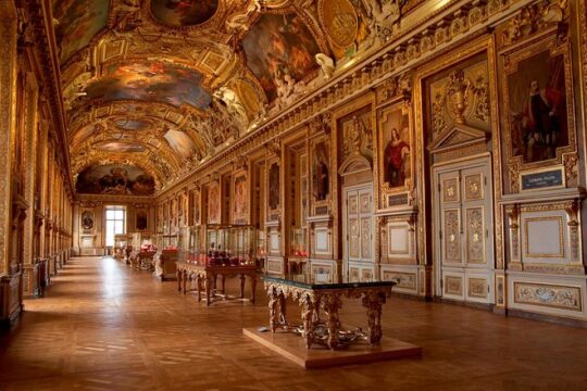 Louvre Museum Small-Group and Skip-the-Line English Guided Tour
