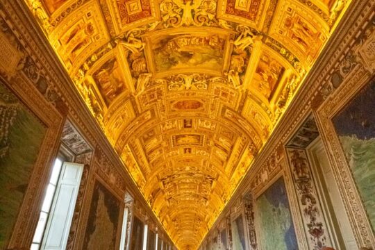 Private Sistine Chapel Tour with other Vatican Must-See Sites as St Peter Church