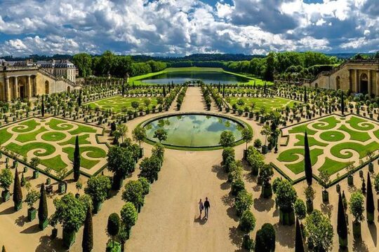 Private 5-hour round transfer to Versailles from Paris. Best offer!