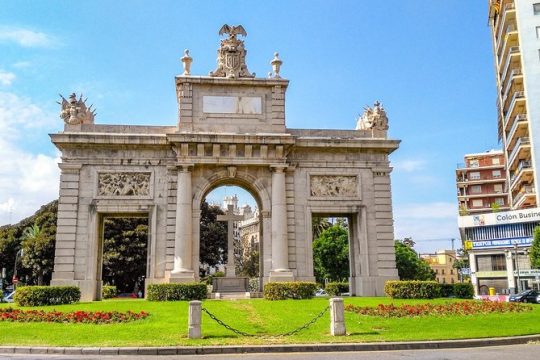 Historic Valencia: Exclusive Private Tour with a Local Expert