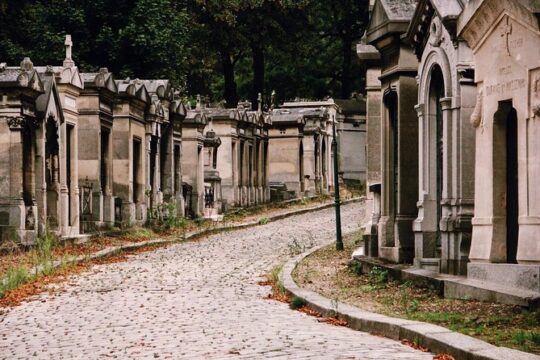 Pere Lachaise Cemetery Paris - Exclusive Guided Walking Tour