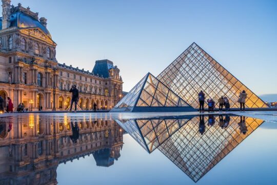 French Wine and Wine Bars in Paris Self-Guided Tour Booklet